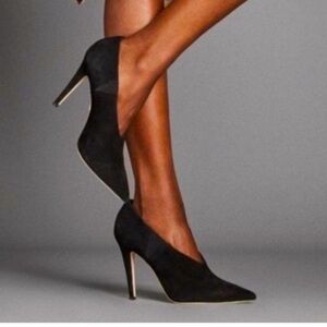 New in box League 105 bootie by Tamara Mellon- suede